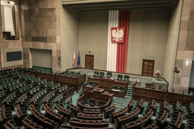 Czy Sejm naprawdę może rozwiązać Senat?