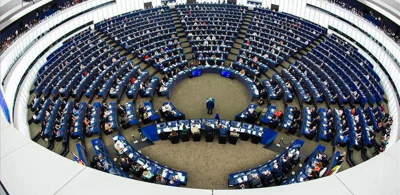 Parlament Europejski jako strażnik demokracji
